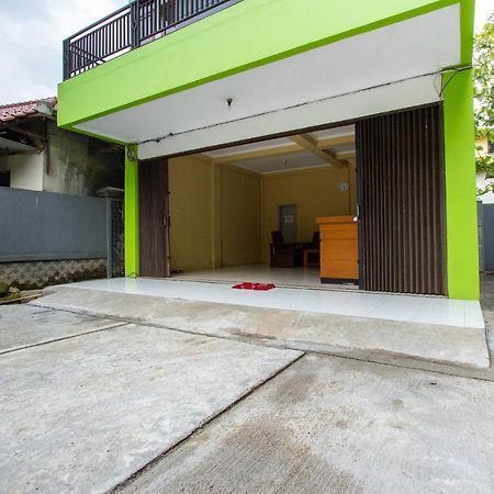Spot On 2891 999 Guest House Sumedang Exterior foto