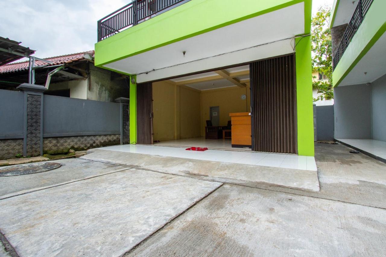 Spot On 2891 999 Guest House Sumedang Exterior foto