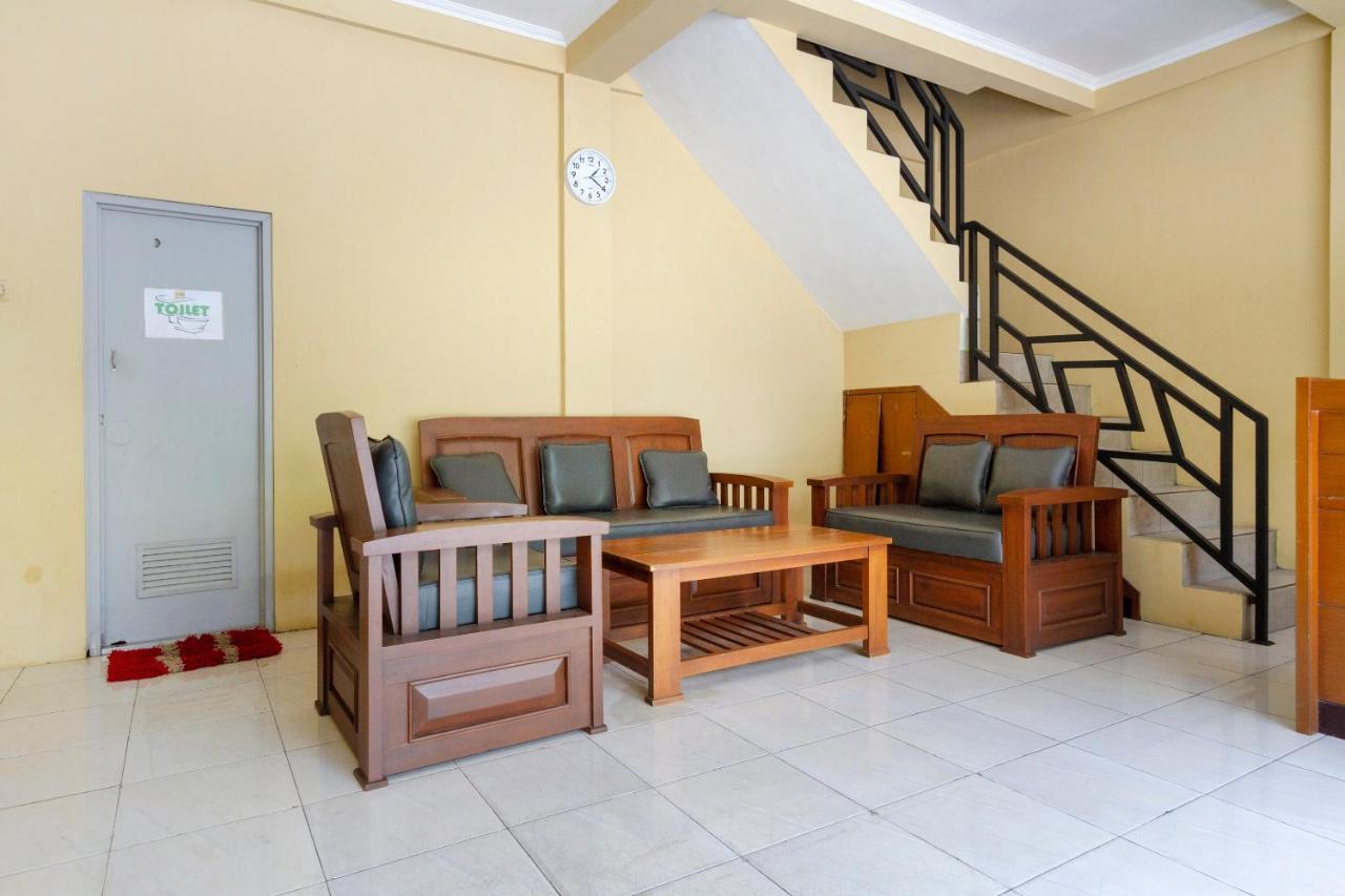 Spot On 2891 999 Guest House Sumedang Exterior foto