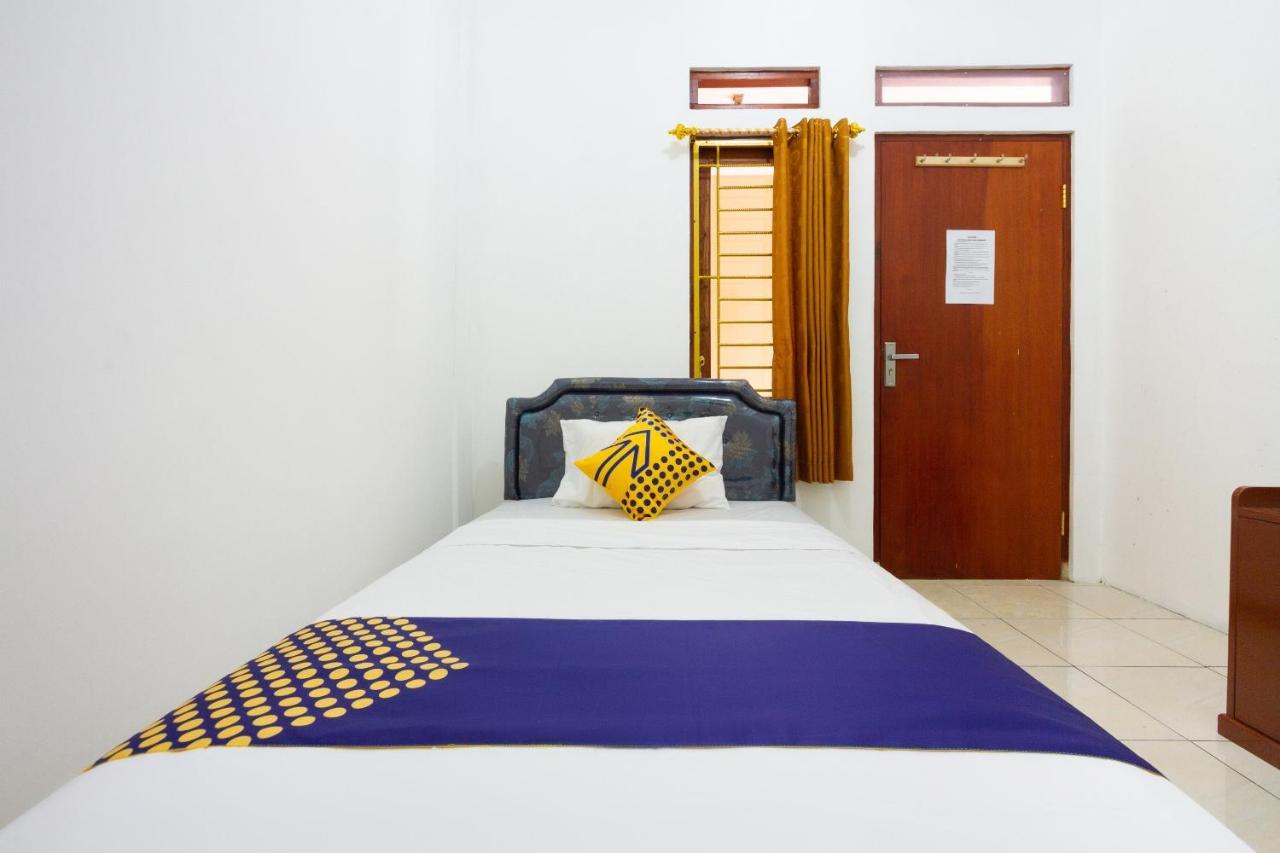 Spot On 2891 999 Guest House Sumedang Exterior foto