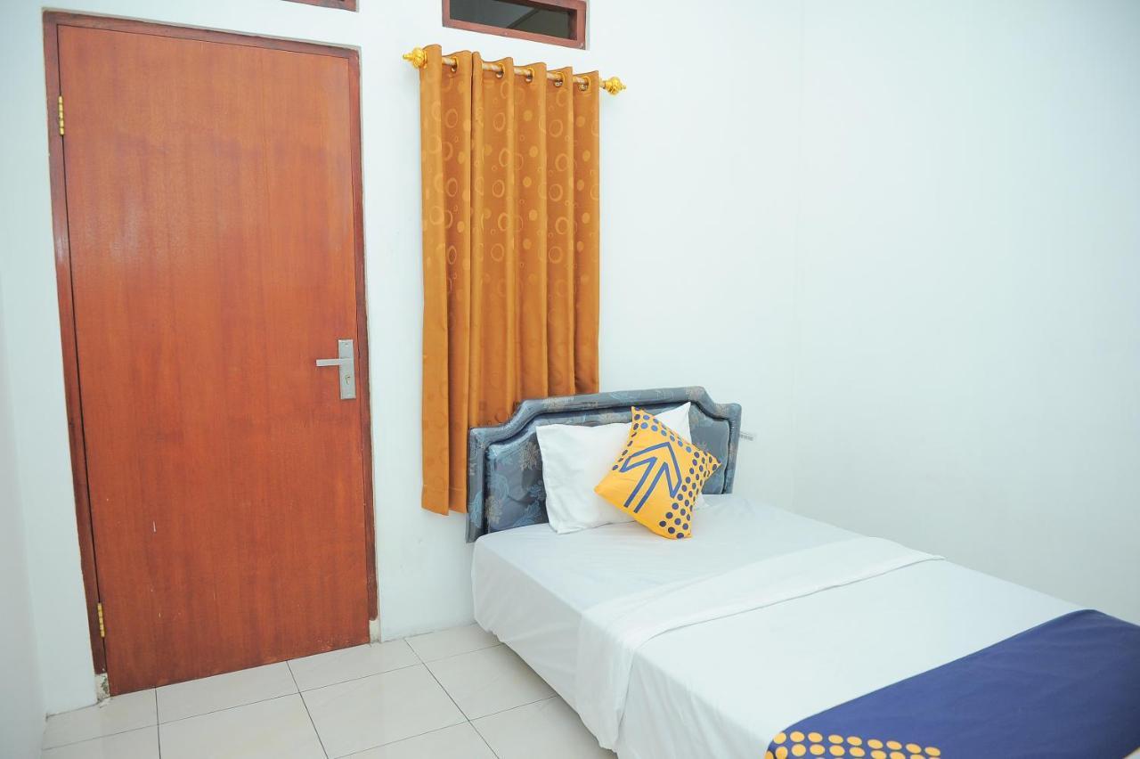 Spot On 2891 999 Guest House Sumedang Exterior foto